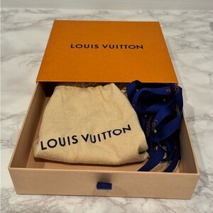 Louis Vuitton belt box and dust bag